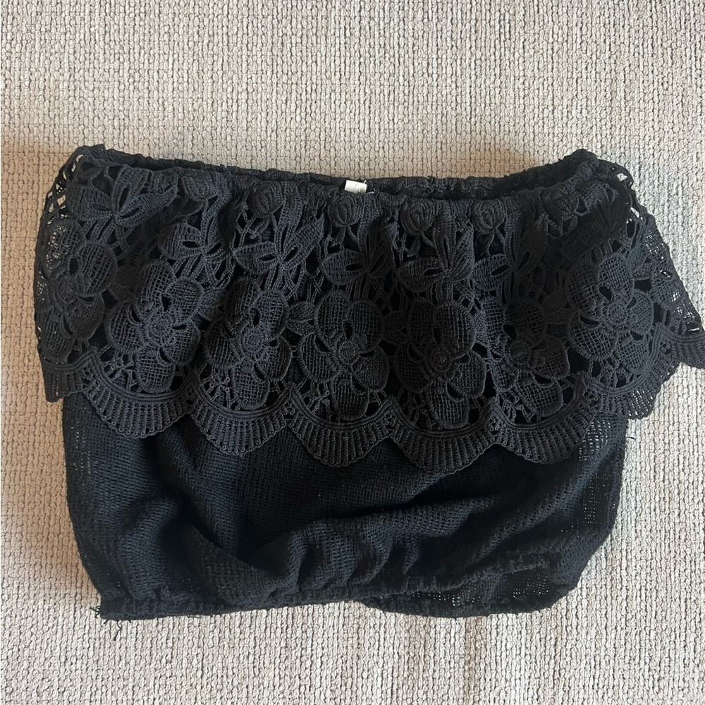 Women’s strapless top